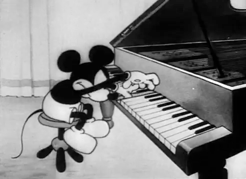 micky piano play