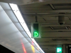 横浜2番線ホームドア表示器