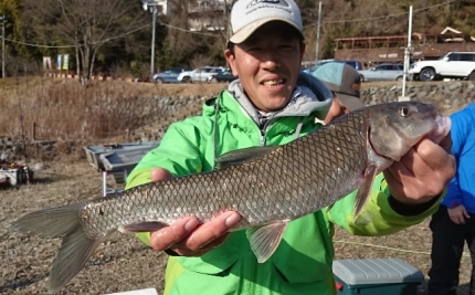 20150111-7-津久井湖オープン小林さん251キロアップ.JPG