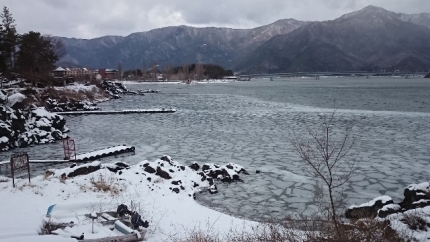 20150117河口湖さざなみ前凍る.jpg
