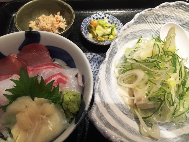 海鮮丼と湯豆腐