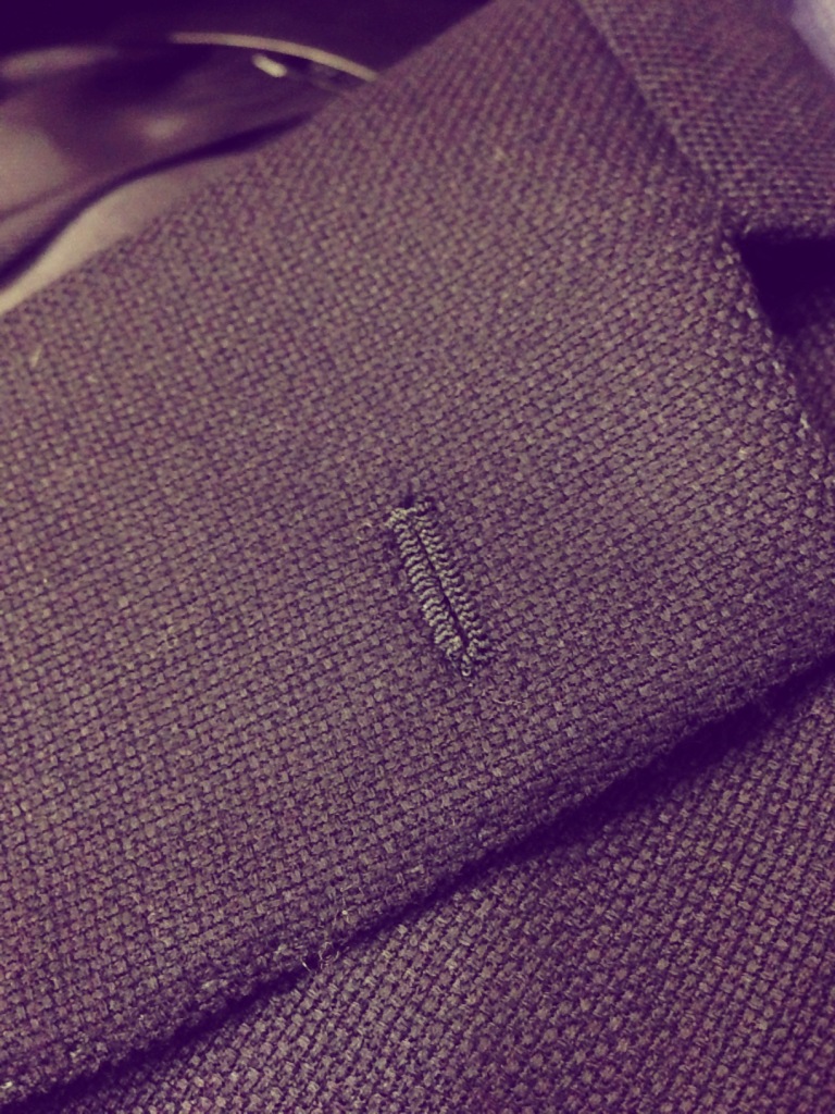 GAiOLA（ガイオラ）のネイビーホップサック織りスーツ⑤